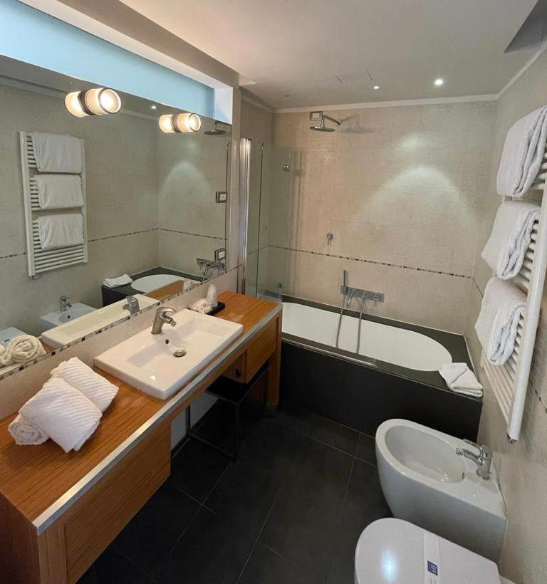 Ih Hotels Milano Centrale Guest House Экстерьер фото